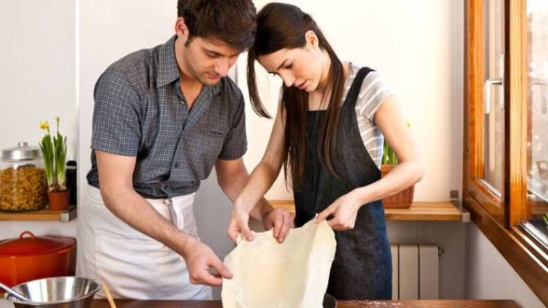 زوجك يساعدك في الطبخ.. يا للروعة!