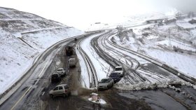 هذه هي الطرق التي لا تزال مقطوعة بسبب تراكم الثلوج