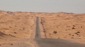 حُفر تهدد أرواح مرتادي الطريق بين ولايتي ورقلة وإيليزي