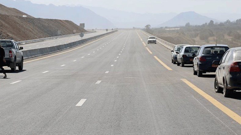 زعلان: استلام الطريق السيار البويرة- بجاية نهاية 2019