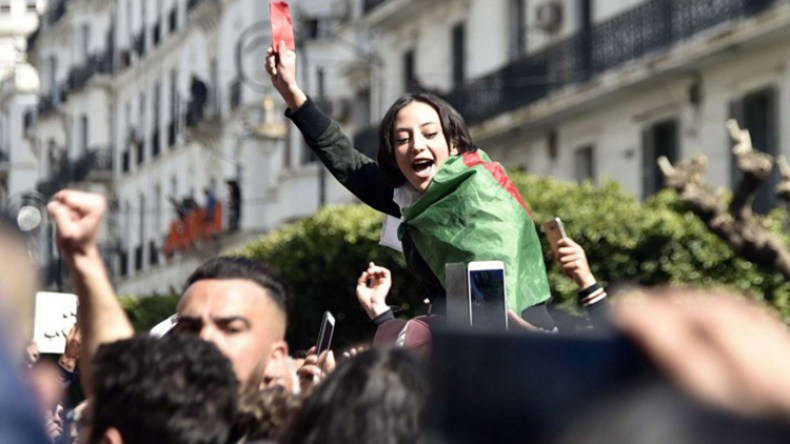 أين موقع النخبة الجامعية من الحراك الوطني؟