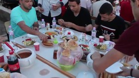 إفطار جماعي للطلبة الفلسطينيين في المطاعم الجامعية