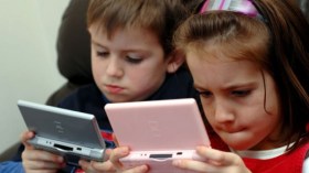 الألعاب الإلكترونية “قنابل” بين أيادي أبنائكم