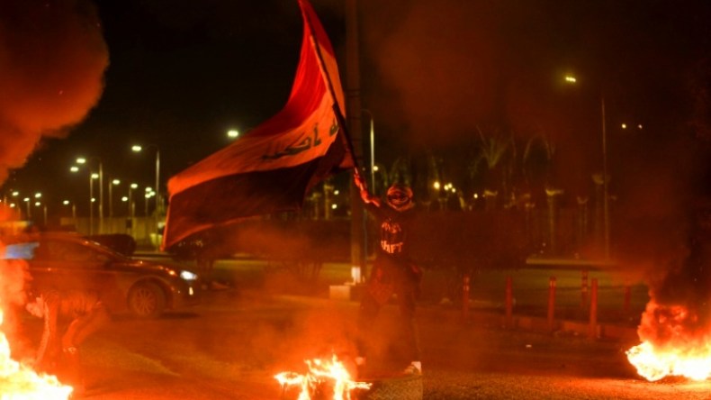 متظاهرون يرفضون رئيس الوزراء الجديد