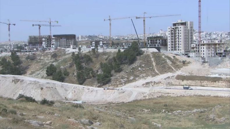 التحقيق في توزيع العقار لإنجاز مشاريع استثمارية بسيدي بلعباس