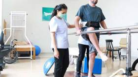 جمع التبرعات للعلاج في الخارج يتحول إلى “تراند” وأطباء يحذرون !