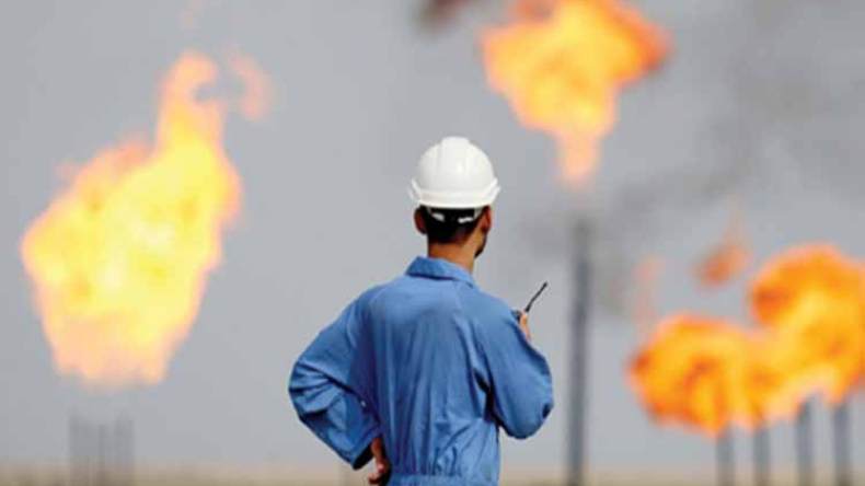 عمال المؤسسات النفطية بحاسي مسعود يطالبون بتنفيذ القرار