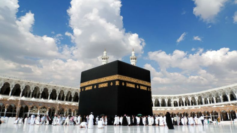 ماذا بعد ترند العمرة؟.. عودة إلى الانحراف ونشر المحرمات على المواقع