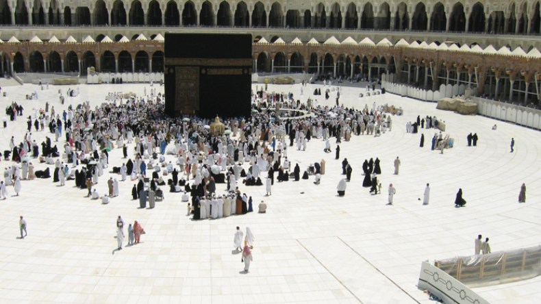 هكذا يتم الإحتيال على المعتمرين