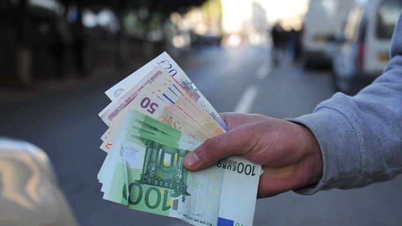 ارتفاع غير مسبوق لسعر اليورو في السوق الموازية