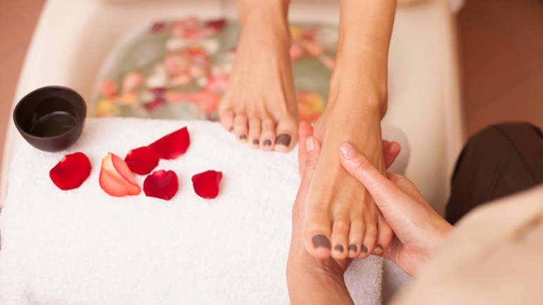 لحمايتهما من الجفاف والتشققات في فصل الخريف