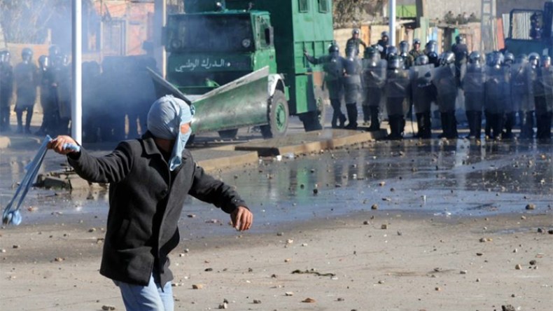 مواجهات عنيفة بين الشرطة وأنصار “الماك” ببجاية