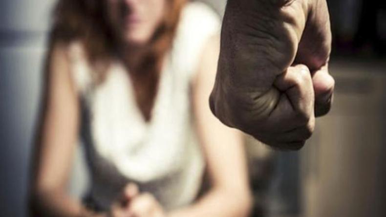 الحجر الصحي والعنف المنزلي.. هذا ما يحدث للنساء؟