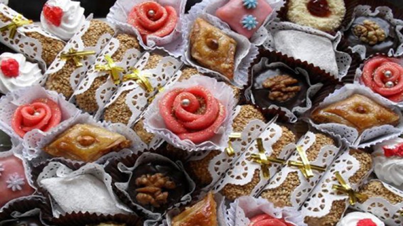 هلاليات اللوز، بوسو لاتمسو، معمول بالتمر