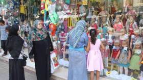 ملابس العيد.. عيد أبيض بانتظار “الزوالية”!