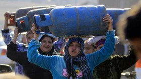 المصريون يستعدّون لموجة غلاء جديدة