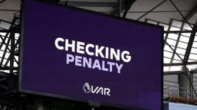 أزمة تقنية “فار” تتفاقم.. ومقترح جديد لتغيير قانون التسلل