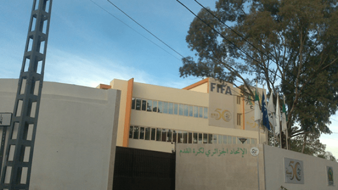 جدول أعمال الجمعية العامة للفاف يثير التساؤلات