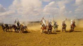 البارود.. عروض “الفنتازيا” وحوادث المرور تحول الأعراس إلى مآتم