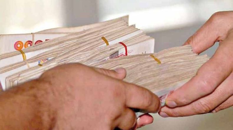 ردّ الفلوس يا عتروس!