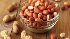 هل يمكن للحامل تناول الفول السوداني؟