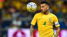 ساو باولو يعيد ألفيس للبرازيل بعد 17 عاما