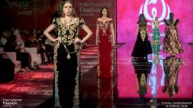 أربعة فنانات تألقن على نيل القاهرة بتصميمات تمزج التراثي بالمعاصر