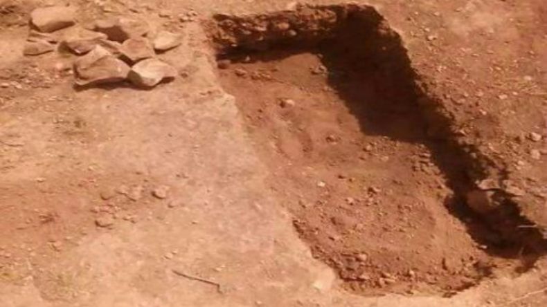 تحويل الحفر إلى قبور.. طريقة أخرى للاحتجاج