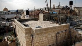 صفقات غامضة لبيع عقارات لمستوطنين تقلق المقدسيين