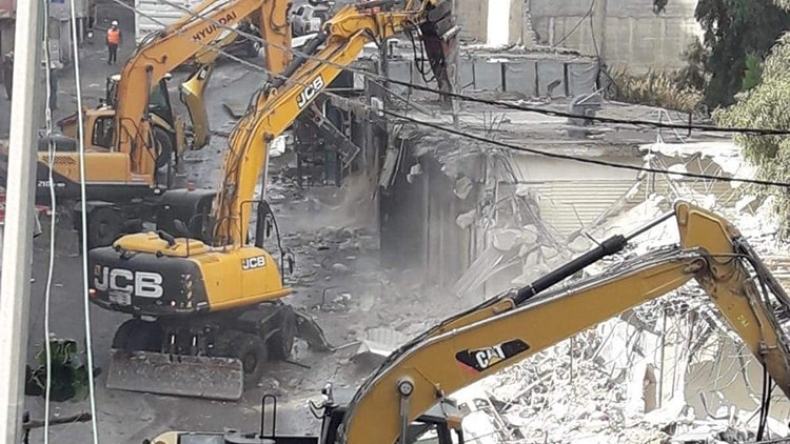 الاحتلال يهدم العديد من المحال التجارية في القدس