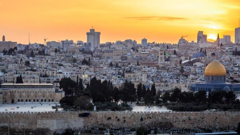 حارس بلدي يقتحم عالم الإنشاد بعمل عن القدس!
