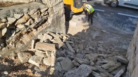 الاحتلال يهدم درجاً تاريخياً يوصل إلى الأقصى