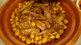 “القديد” لتزيين موائد الجزائريين في يوم عاشوراء