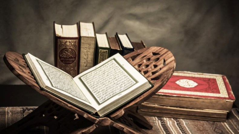 كيف يفسَّر الحديث إذا تعارض مع القرآن؟