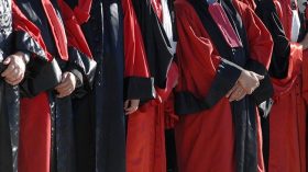 وزارة العدل تواصل تنصيب القضاة الجدد باستعمال القوة العمومية عبر محاكم العاصمة