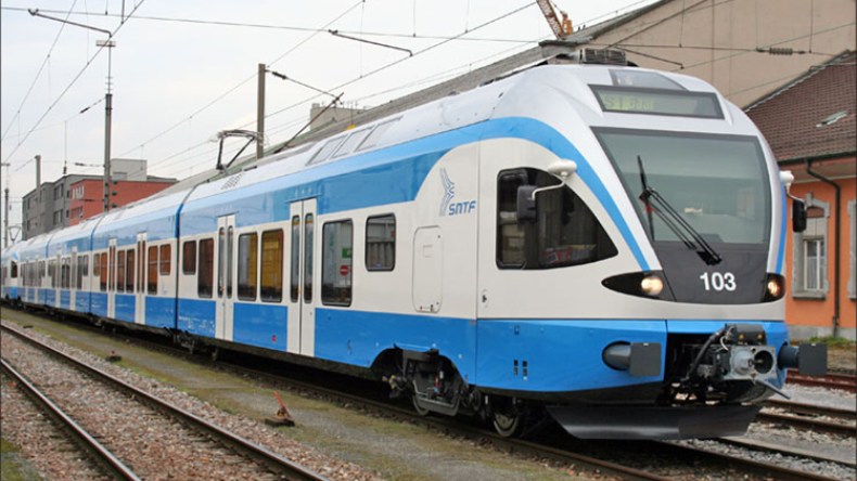 مواطنون يعانون بسبب تذبذب رحلات القطار