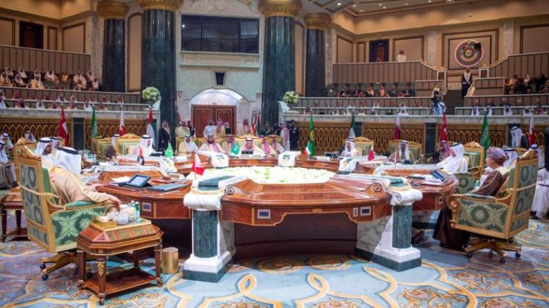 رئيس وزراء قطر يحضر القمة الخليجية في السعودية