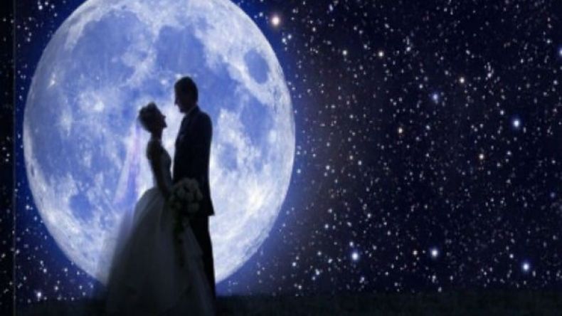 بات بإمكانه أن يطلب يدك على سطح القمر!