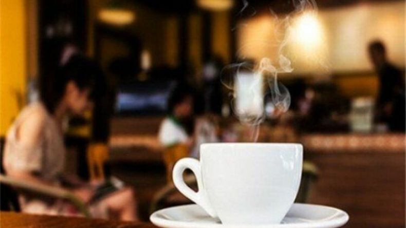 مقاه تعمل في سرية وتضاعف الأسعار في عز الحجر الصحي