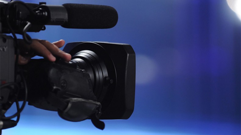 تعلّموا من الغرب.. في “الكاميرا كاشي”؟