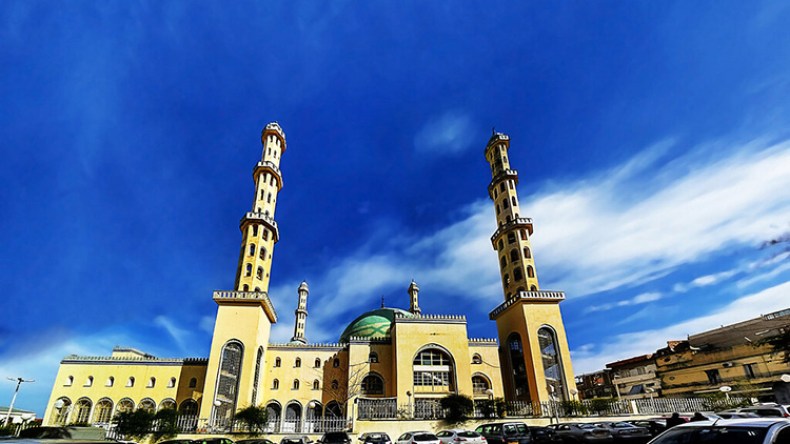 ساحة مسجد الكوثر تتحول إلى متنفس للعائلات البليدية