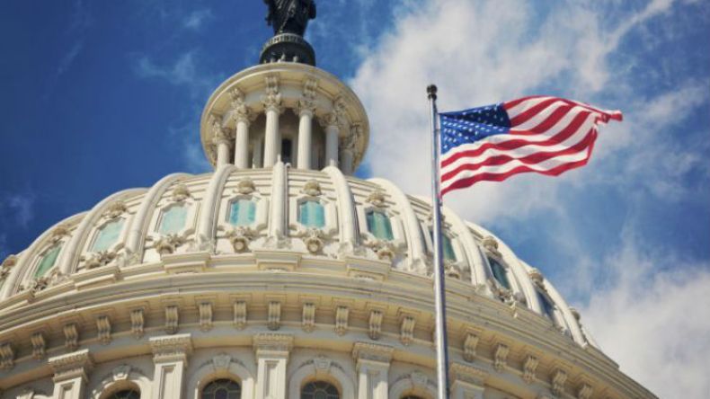 بين التغريدة والكونغرس!