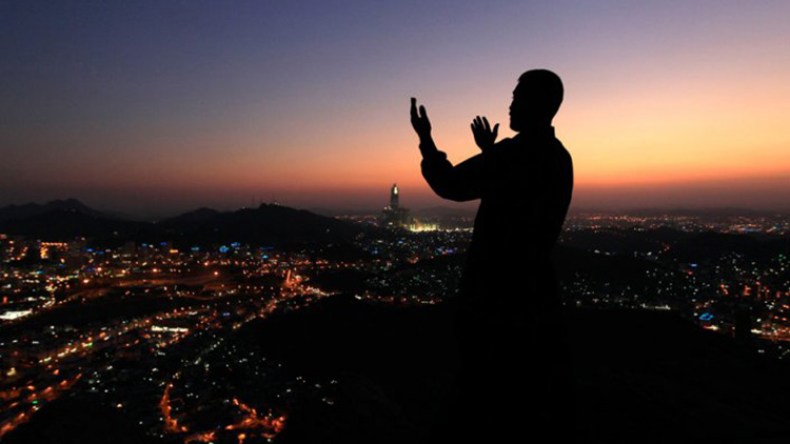 الله لطيف بك.. فلا تسئ به الظنّ