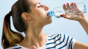شرب كميات كبيرة من الماء يهدد الصحة