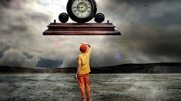 سؤال الماضي أَهَم.. أم سؤال المستقبل؟