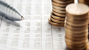 قانون المالية.. وبصمة أويحيى!