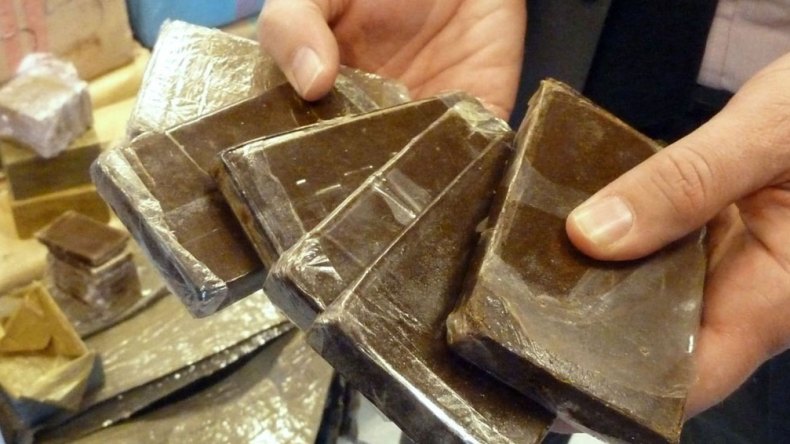 القبض على مسبوقين قضائيا يروّجان المخدرات ببجاية