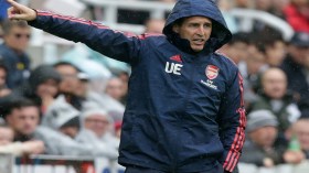 أرسنال يُشعل وسائل التواصل الاجتماعي بسبب إيمري