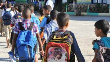 طفل يريد الانتقام من مربيته!