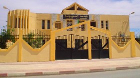 معاناة مع العزلة والعطش وضعف الخدمات الصحية